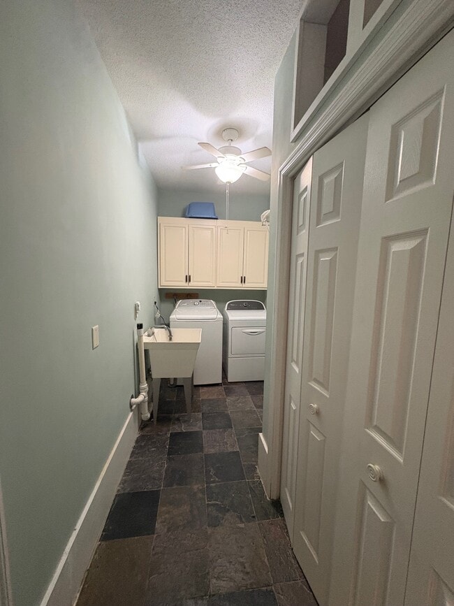 Building Photo - 120 River Ridge Rd