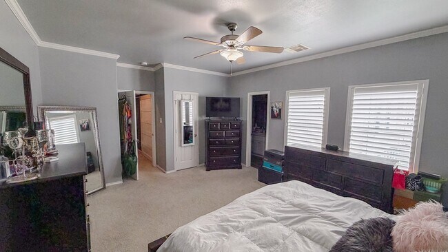 Building Photo - 1909 Kemah Village Dr