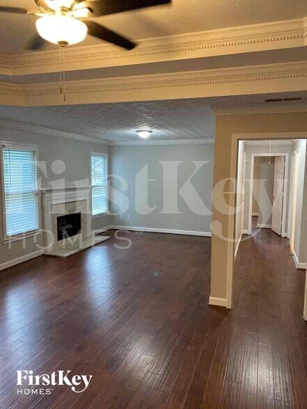 Building Photo - 1020 Forest Hills Dr SE