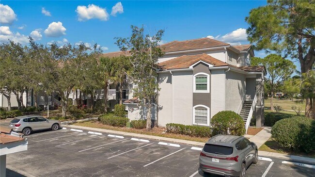 Building Photo - 13953 Fairway Island Dr