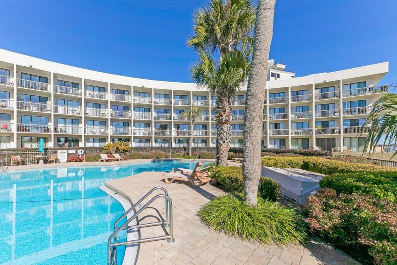 Building Photo - 214 Miracle Strip Pkwy SW