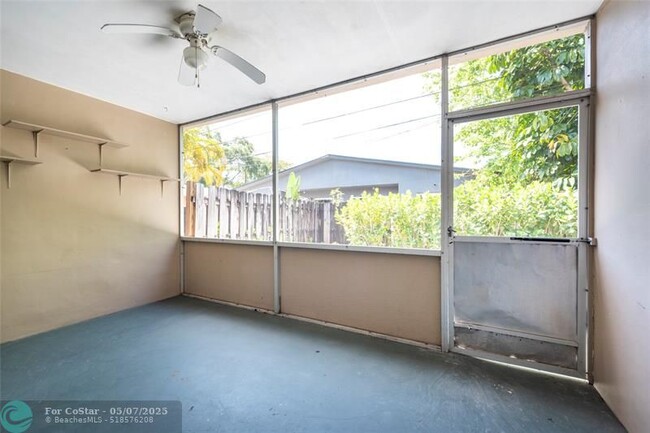Building Photo - 930 Mandarin Isle
