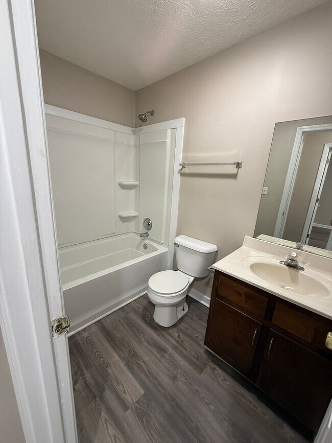 Building Photo - 2071/2073 Cantrell Ln