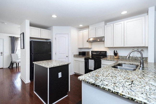 Building Photo - 2040 Hickory Brook Dr