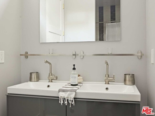 Building Photo - 3606 Berry Dr