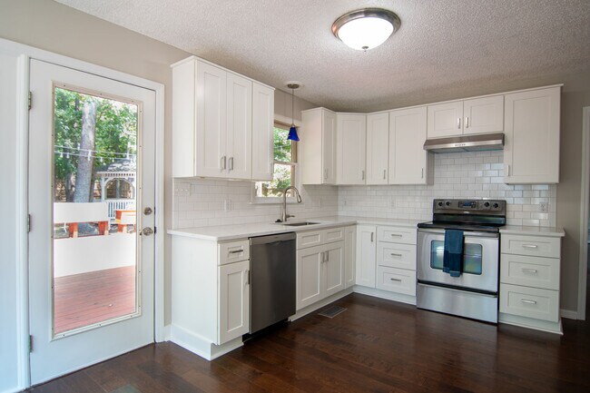 Building Photo - 4801 Buttonbush Dr