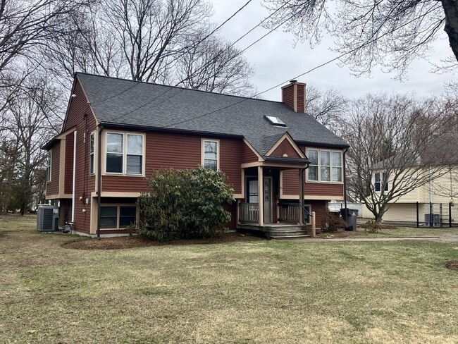 Building Photo - 89 Meadow St