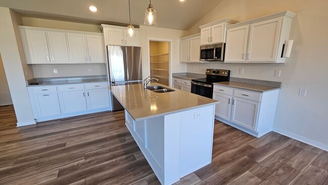 Building Photo - Stunning 4-Bedroom Home in Beautiful Waukee Neighborhood!