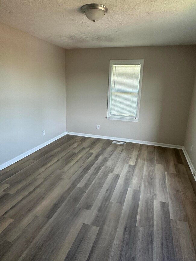 Building Photo - 788 Ridgeview Dr