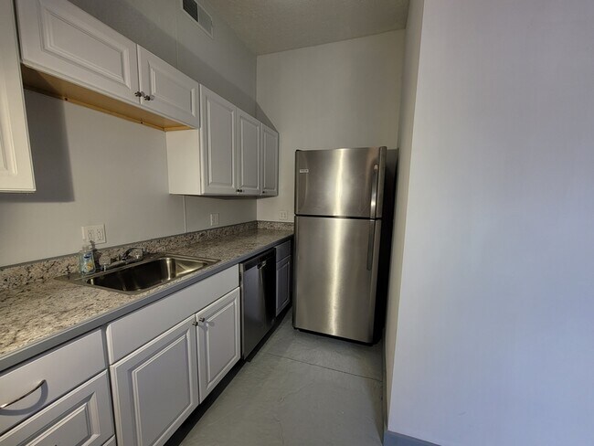 Building Photo - 808 E Water St