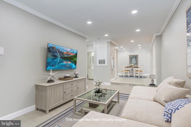 Building Photo - 273 S Pickett St