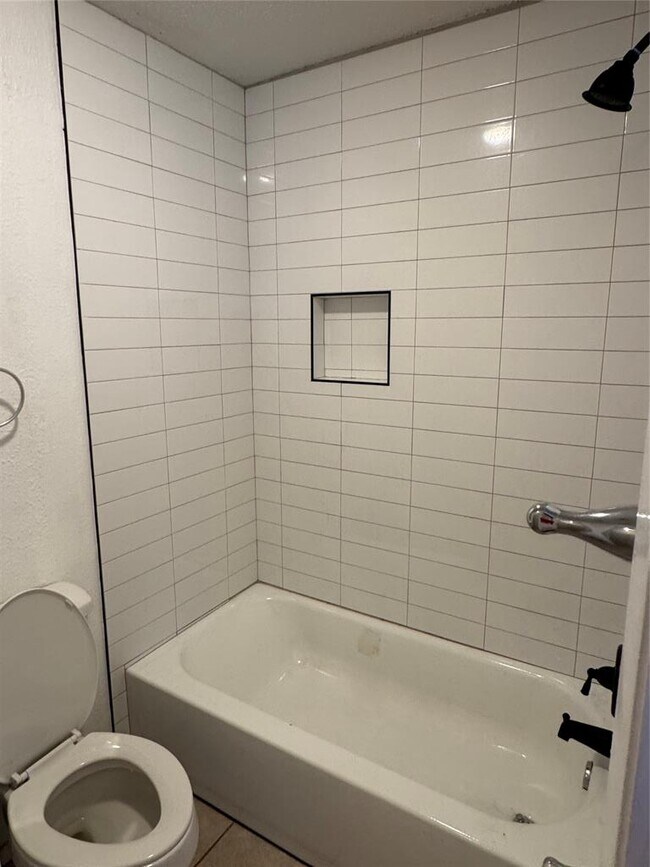 Building Photo - 3003 Jadewood Ct