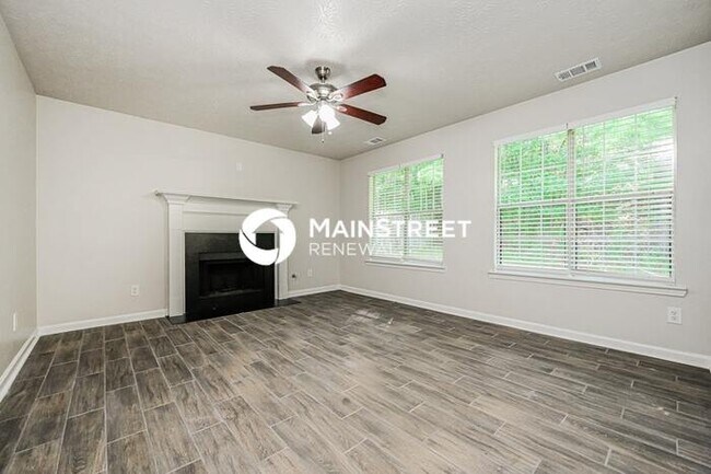 Building Photo - 4 Bedroom Pet-Friendly Home in DECATUR, GA with Main Street Renewal