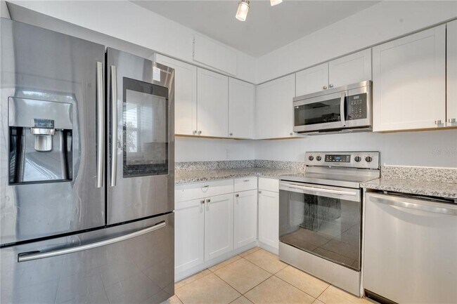 Building Photo - 9426 Lake Lotta Cir