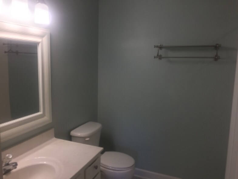 Building Photo - 2210 Trailwood Valley Cir