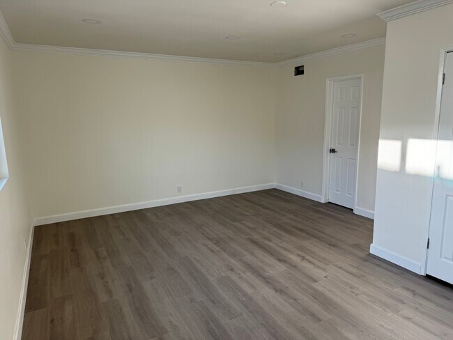 Building Photo - 3536 West Ave