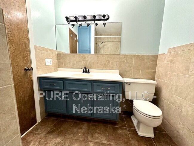 Building Photo - 20215 Pinkney St