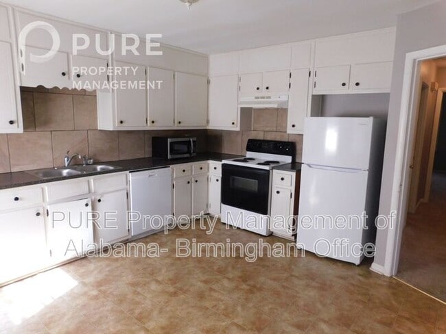 Building Photo - 117 22nd Ave NW