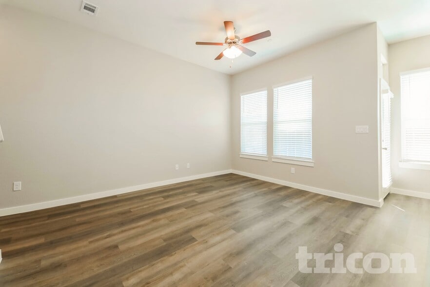 Building Photo - 3015 Songbird Ln