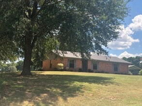 Building Photo - 2 Bedroom Single Family