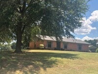 Building Photo - 2 Bedroom Single Family