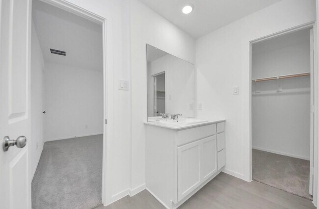 Building Photo - 1031 Garnet Rain Dr