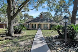 Building Photo - 17414 Spicewood Springs Ln