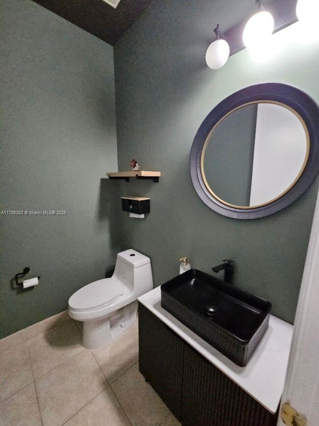 Building Photo - 18628 Ocean Mist Dr