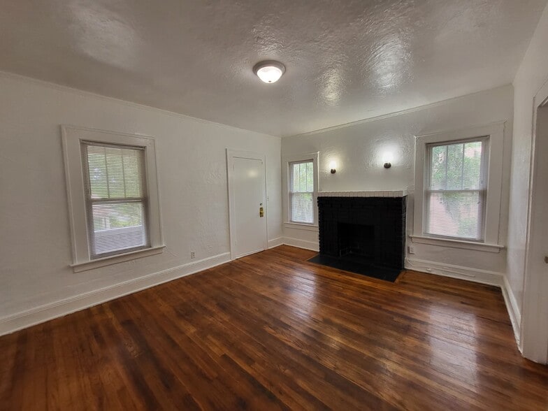 Building Photo - 4548 Notter Ave