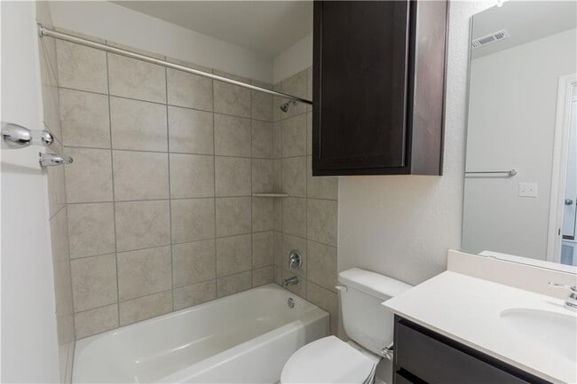 Building Photo - 2024 Pecan Island Dr