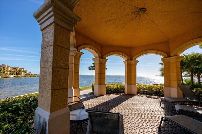 Building Photo - 2733 Via Cipriani