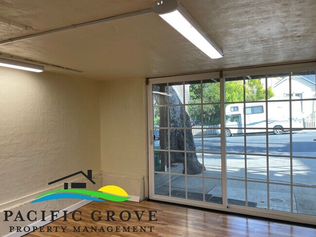 Building Photo - Available Soon! Two Bedroom with Bonus Room in Pacific Grove!