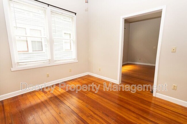 Building Photo - 318 Tremont St