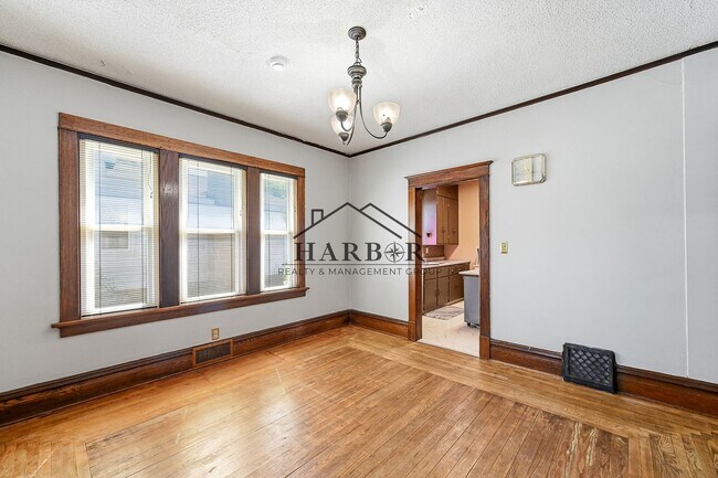Building Photo - 228 8th St NW