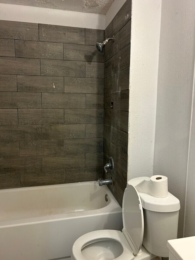 Building Photo - 3 bedroom house in Fort Worth for rent.