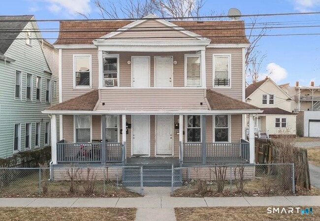 Building Photo - 303 Poplar St