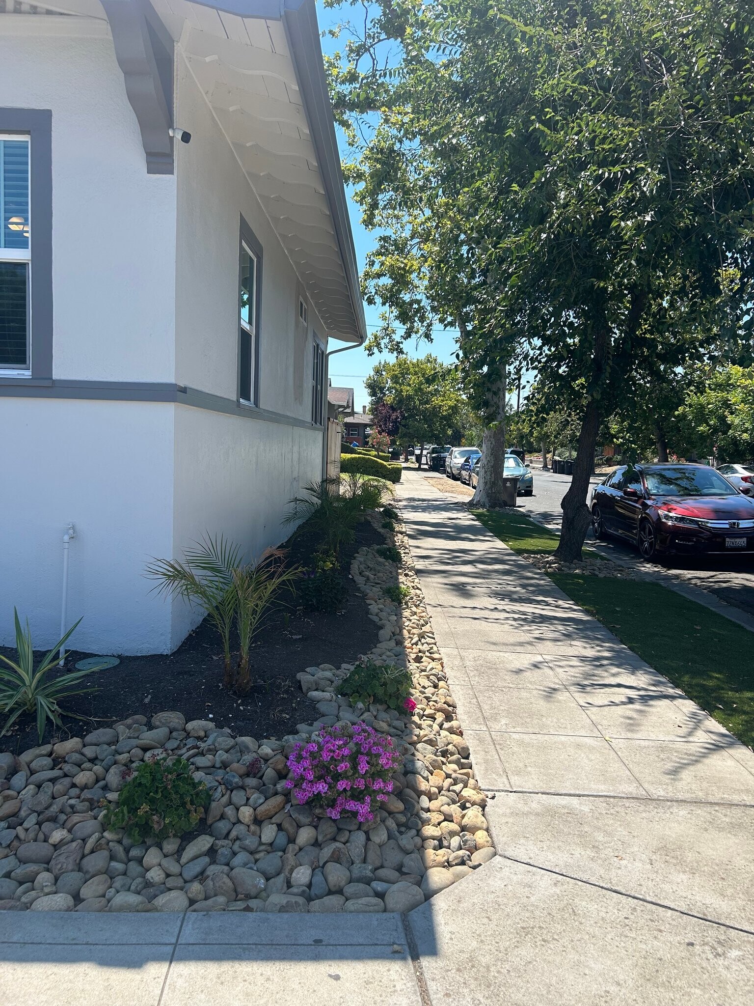 Building Photo - 1845 N Center St