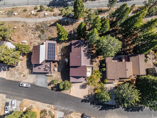 Building Photo - 283 Monterey Pine Rd