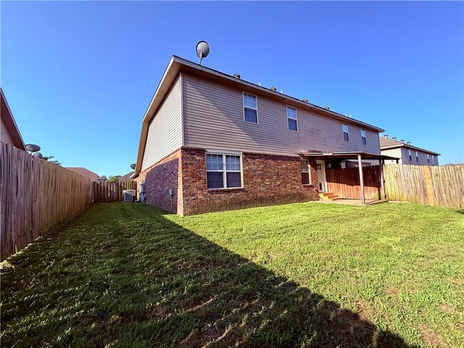 Building Photo - 3104 SW Deerfield Blvd