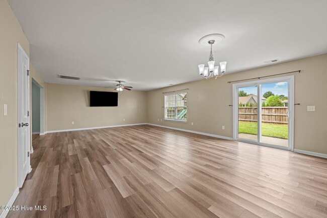 Building Photo - 305 Frida Rd