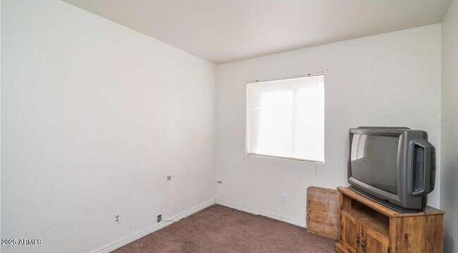 Building Photo - 6302 N 64th Dr