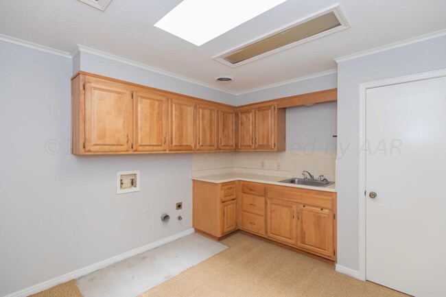 Building Photo - 6200 Belpree Rd