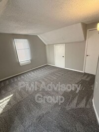 Building Photo - 2027 SW Van Buren St