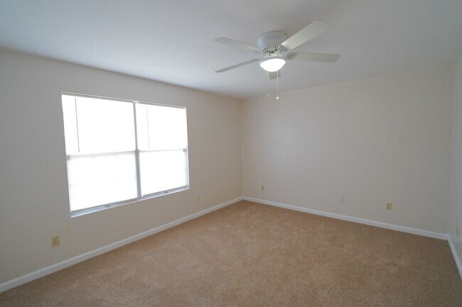 Building Photo - 3178 N Ridge Rd