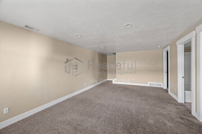 Building Photo - 7222 Ponderosa Dr