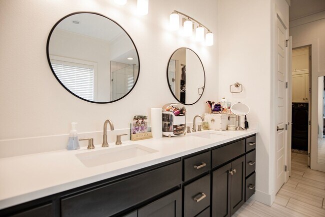 Building Photo - 8707 W Flycatcher Pl