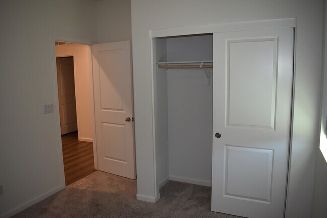 Building Photo - 3591 Sunstone Ct