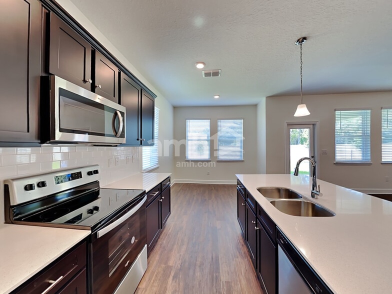 Building Photo - 1131 Walden Pond Dr