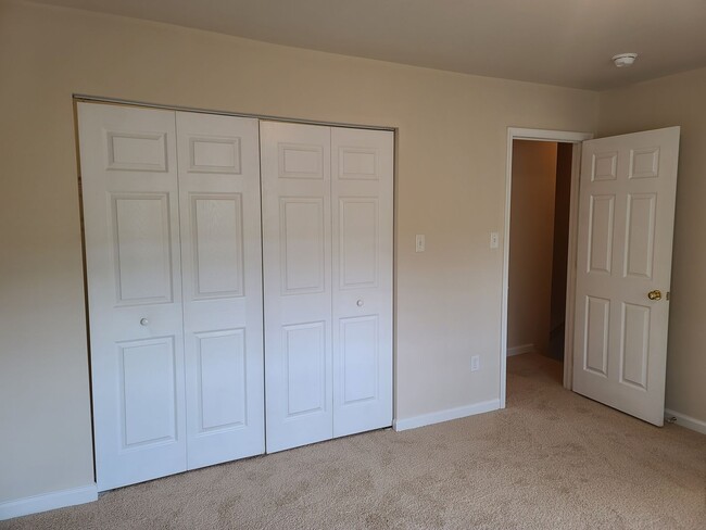 Building Photo - 3 Bedroom Townhome for Rent in Waynesboro