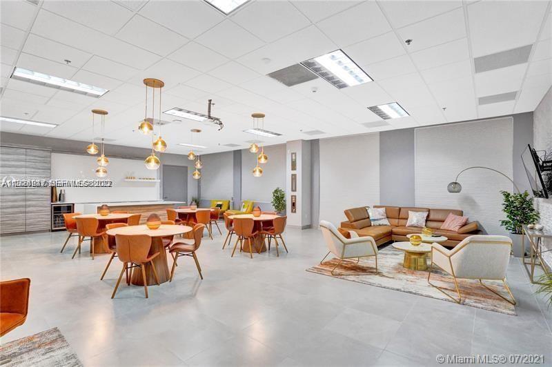 Building Photo - 1200 Brickell Bay Dr